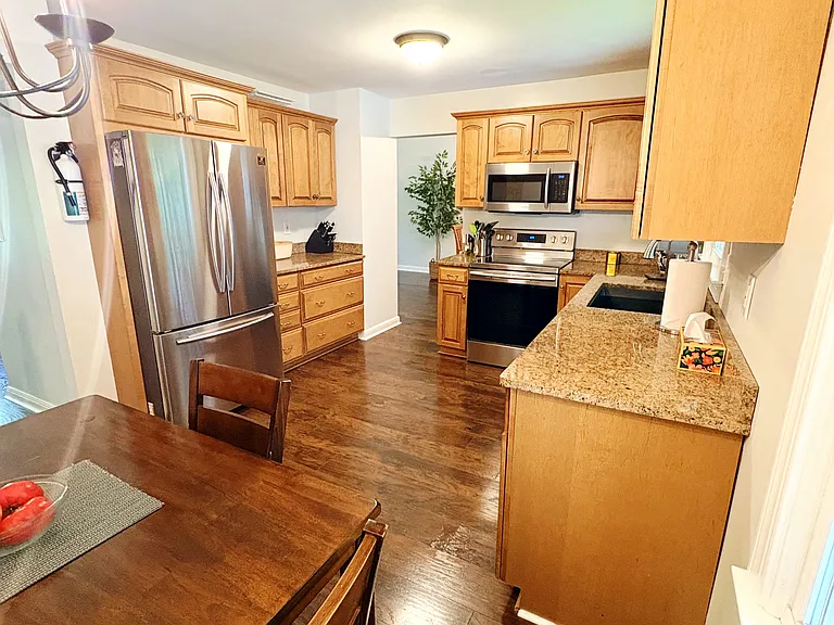 4 Woodlake Dr — Photo 5