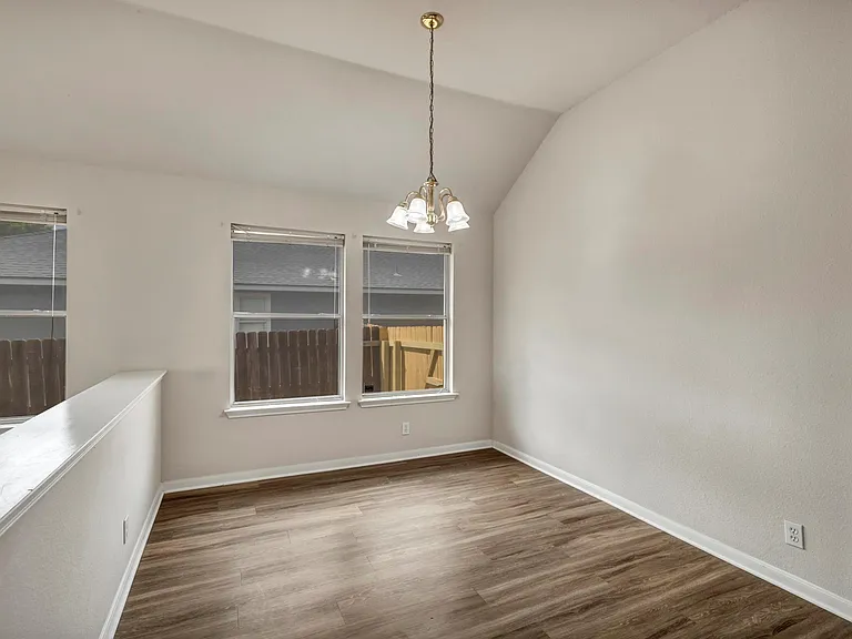 216 Meadowside Dr — Photo 17