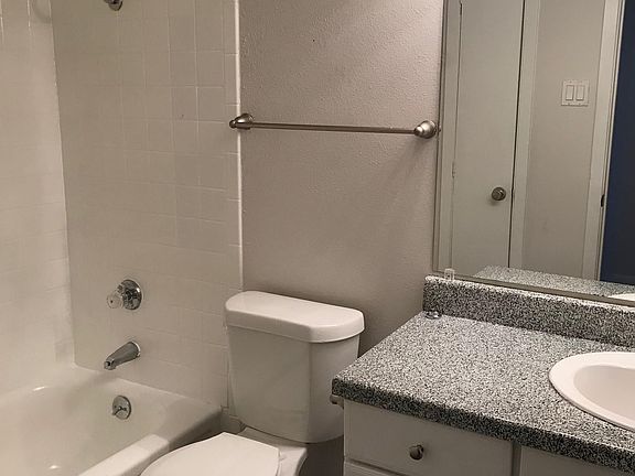 4th image of 2307 Southern Oak Dr APT 1028