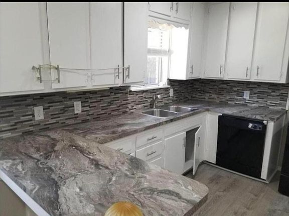 2nd image of 7325 Oakland Ln
