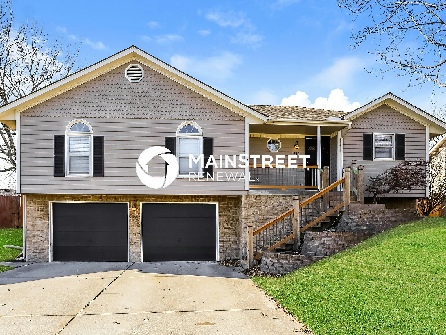 1312 NE Ball Dr — Photo 1