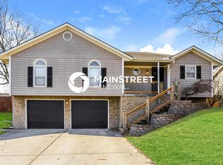 1312 NE Ball Dr, Lees Summit, MO 64086