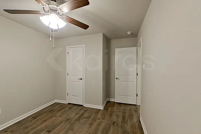 112 Yardley Ct — Photo 8