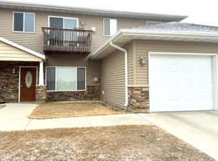 19 43rd Ave SW #7, Minot, ND 58701