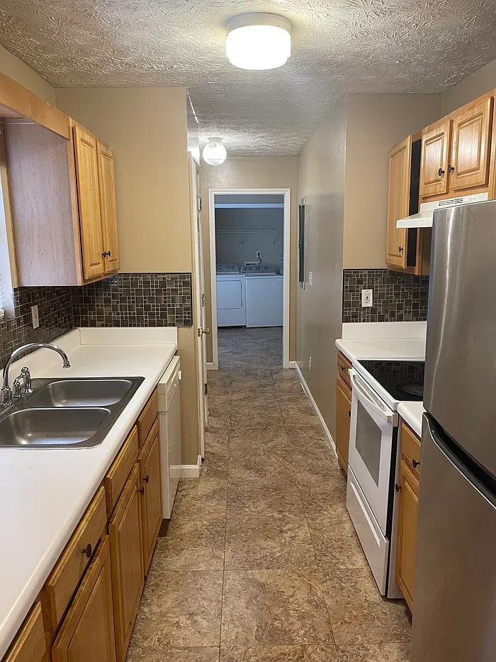 3 bed, 2.0 bath, $1,500 — Photo 2