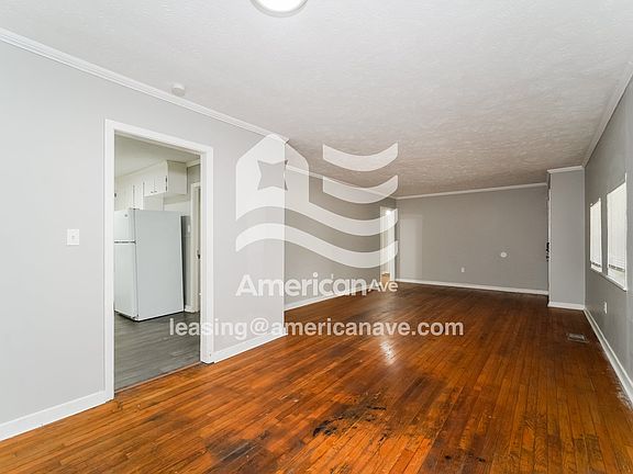 774229_003_wm_-_living_room_13162340.jpg