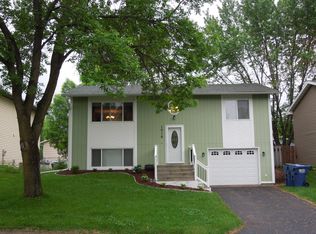 1016 105th Ave NW, Coon Rapids, MN 55433