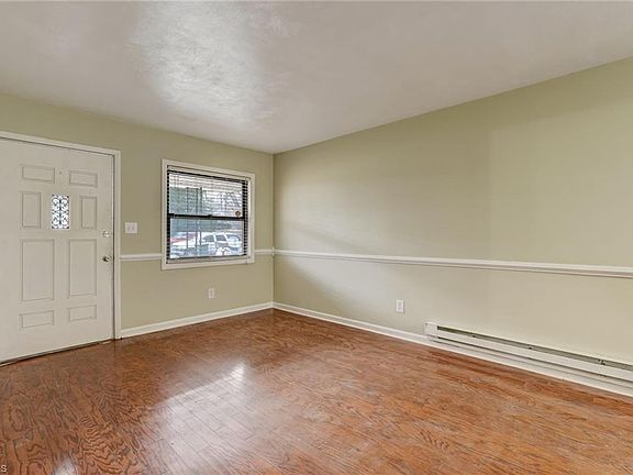 5th image of 2202 Willow Rd