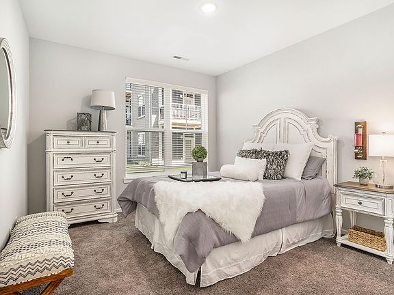 4th image of 372 Beacon Light Cir #201