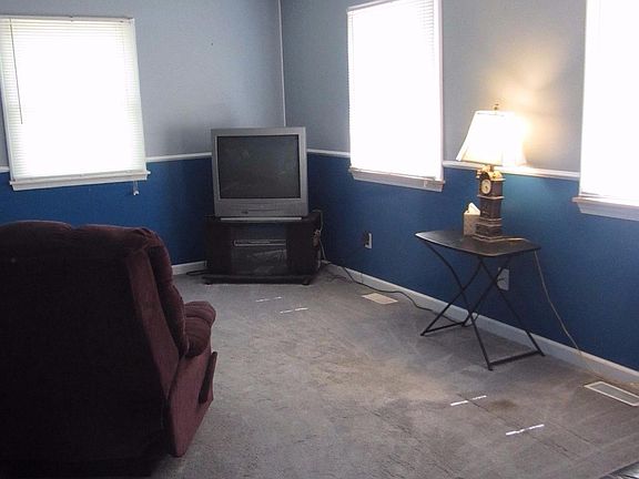 2nd image of 91 Meadowbrook Dr #93