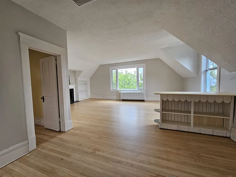 2131 E Superior St #3 — Photo 3