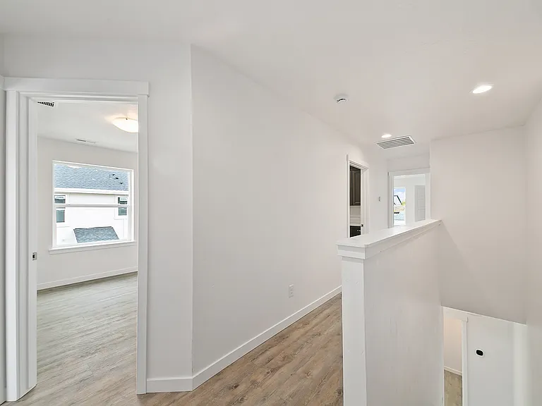 1326 N Meridian Rd — Photo 16