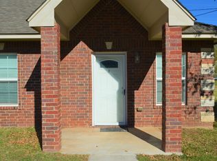 215 W E Ave, Cache, OK 73527