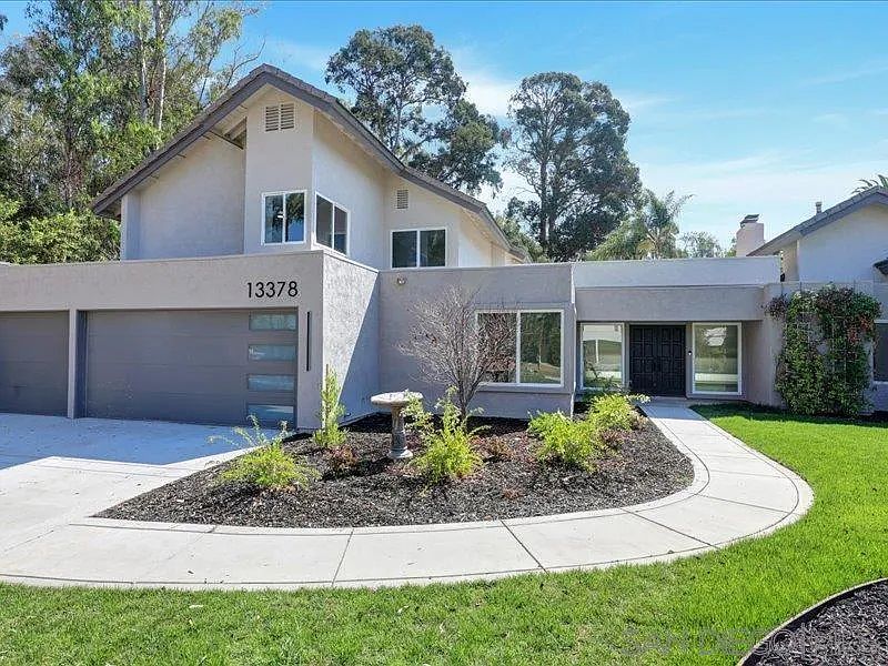 1st image of 13378 Calle Colina