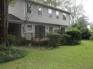 Building Photo - 916 Greenbriar Cir