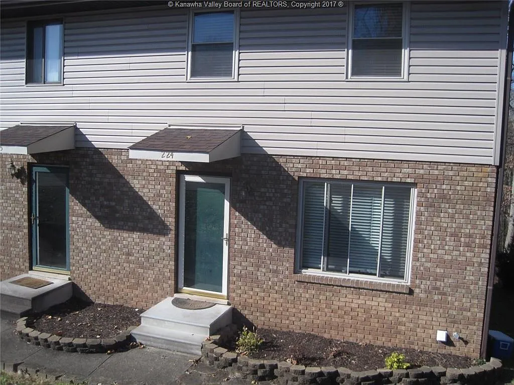 224 Walker Dr photo 1