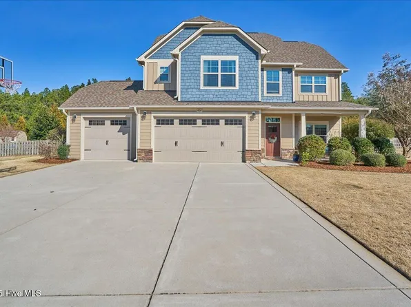 406 Goldenleaf Circle, Whispering Pines, NC 28327