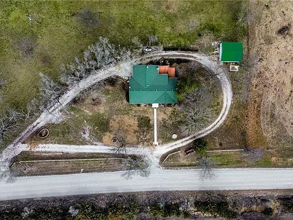 3rd image of 1045 Yale Rd