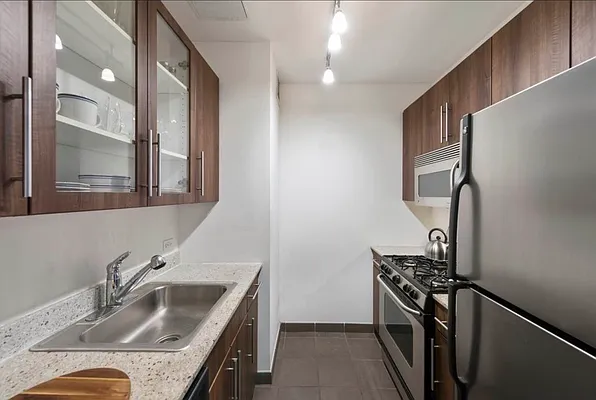 Rented by Level Group | media 14