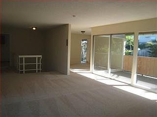 4th image of 3275 Oakmont Dr