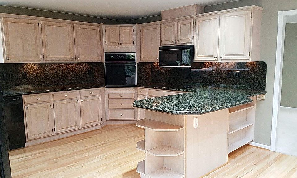 2nd image of 1377 Parkview Ct NE