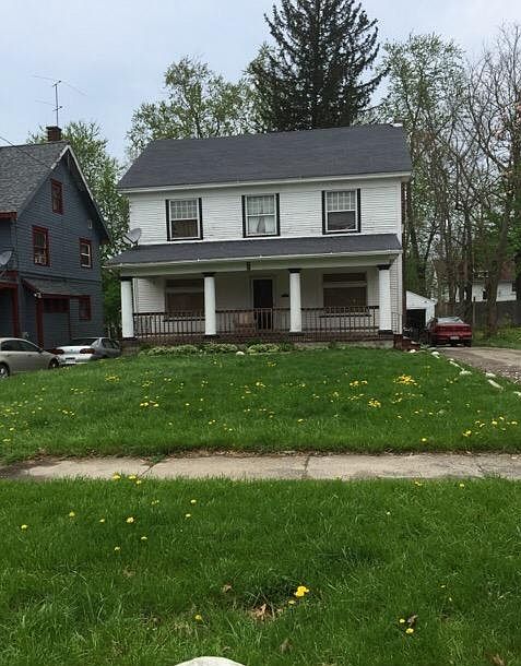 1st image of 826 Winona Dr