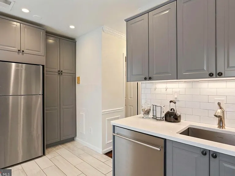 1690 Euclid St NW #B — Photo 9