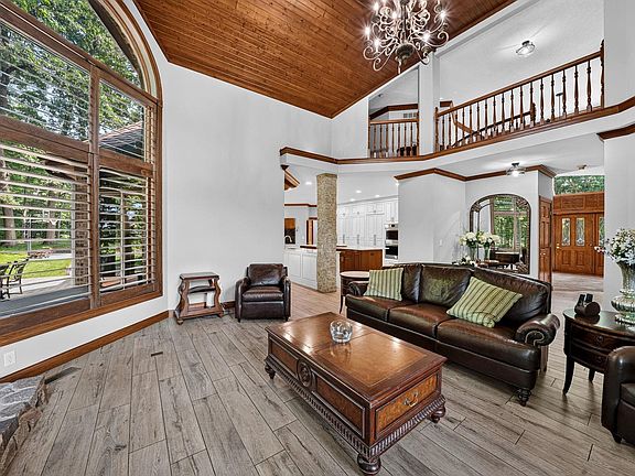 4th image of 205 Greenfield Dr