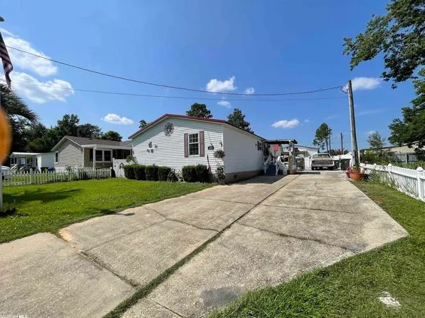 1319 Ridgewood Dr, Lillian, AL 36549