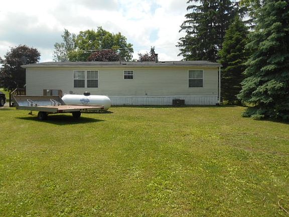 3rd image of 304 Lake St