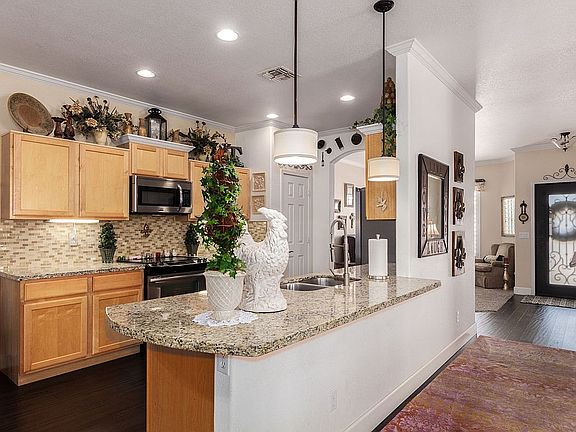 5th image of 6072 S Bedford Pl
