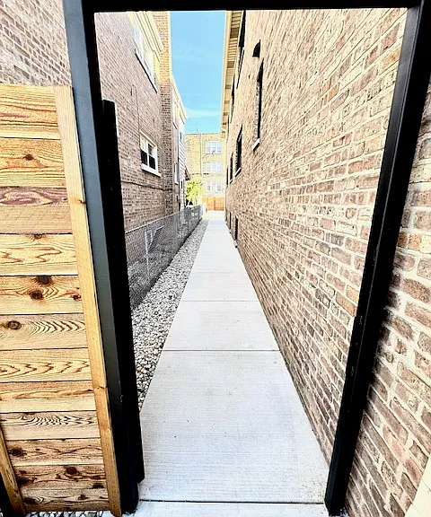 4816 W Henderson St #G — Photo 28