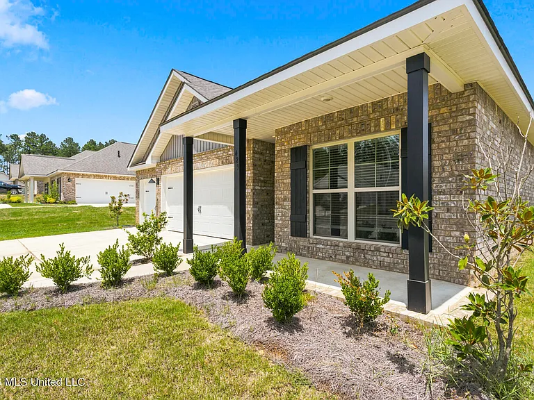 429 Piney Dr — Photo 32