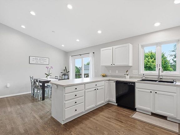 5th image of 3273 Bookham Dr