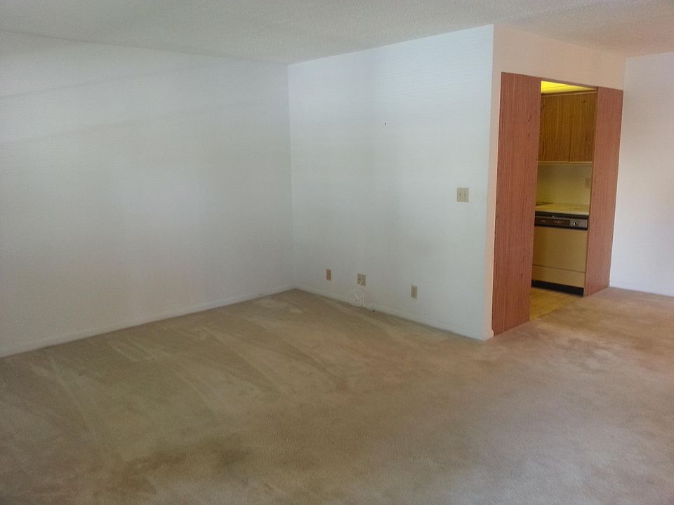 2nd image of 3204 Portofino Point APT H3