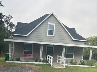 805 Buck St, Gainesville, TX 76240