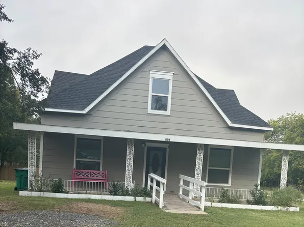805 Buck St, Gainesville, TX 76240