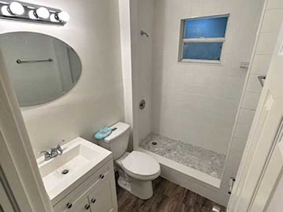 5th image of 305 Hopkins Ave