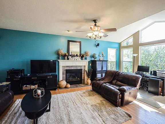 2nd image of 2419 Crestview Woods Ct