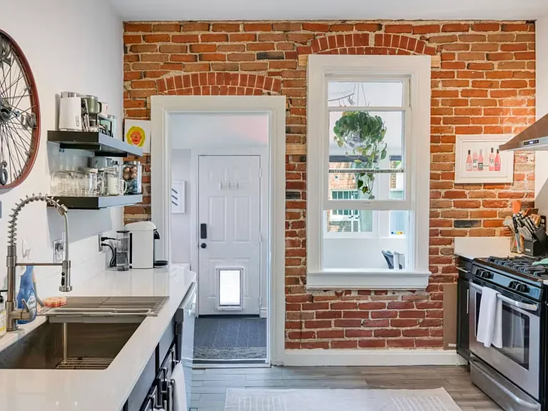 2518 N Williams St — Photo 10