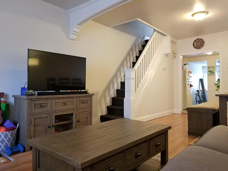 2619 Memphis St — Photo 3