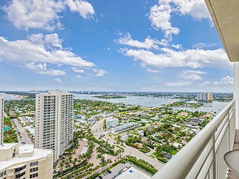 3000 N Ocean Dr — Photo 36