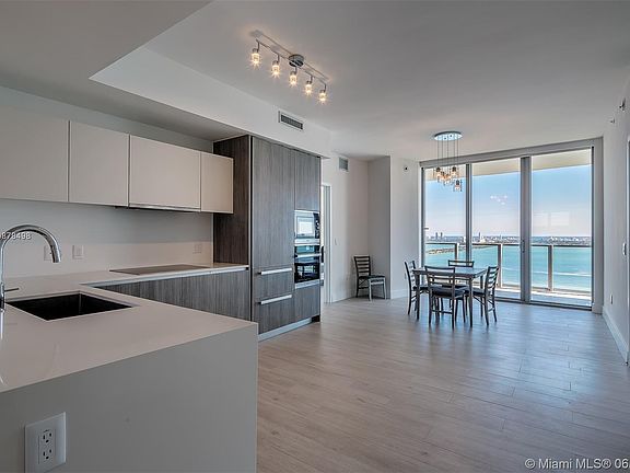 4th image of 2900 NE 7th Ave Unit 3305