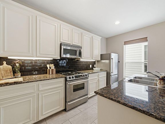 3rd image of 1716 Elgin St
