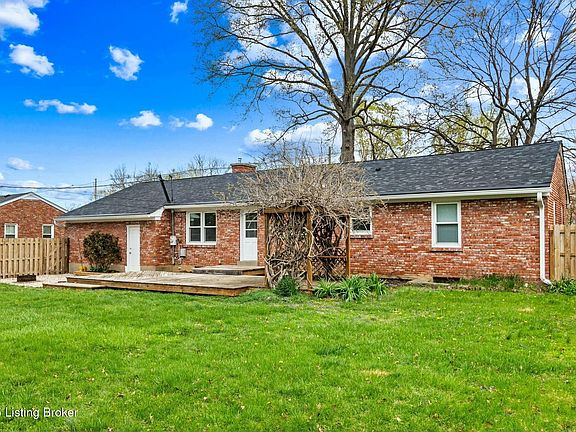 4th image of 2806 Browns Ln