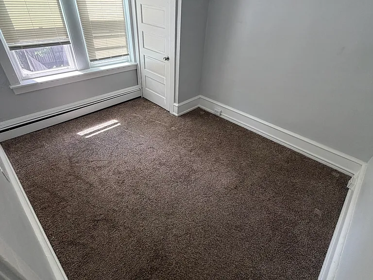 211 Cedar Ave — Photo 8