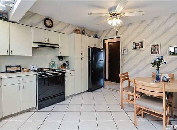 4th image of 829 White Birch Ln