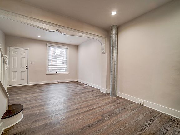 3rd image of 2537 N Chadwick St #15