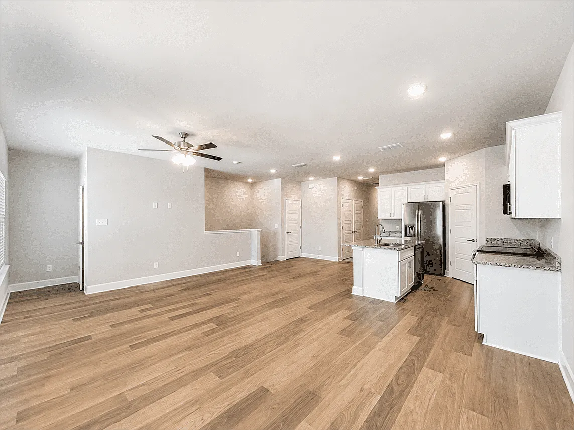 2 bed, 1109 sqft, $1,275 — Photo 3