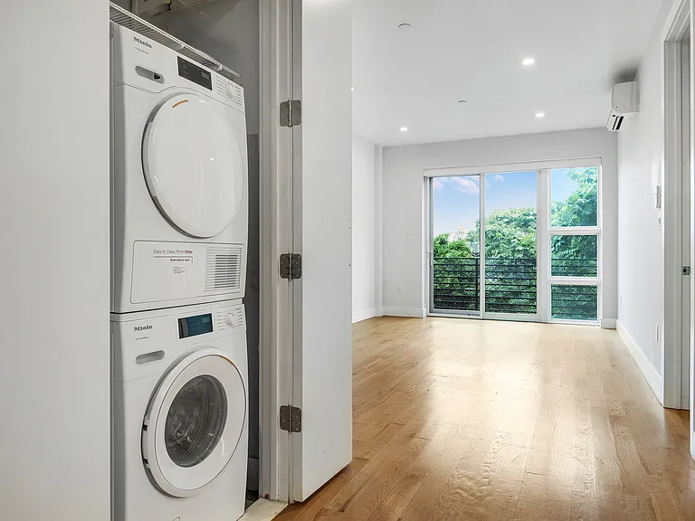 71 Cooper St #4B — Photo 3